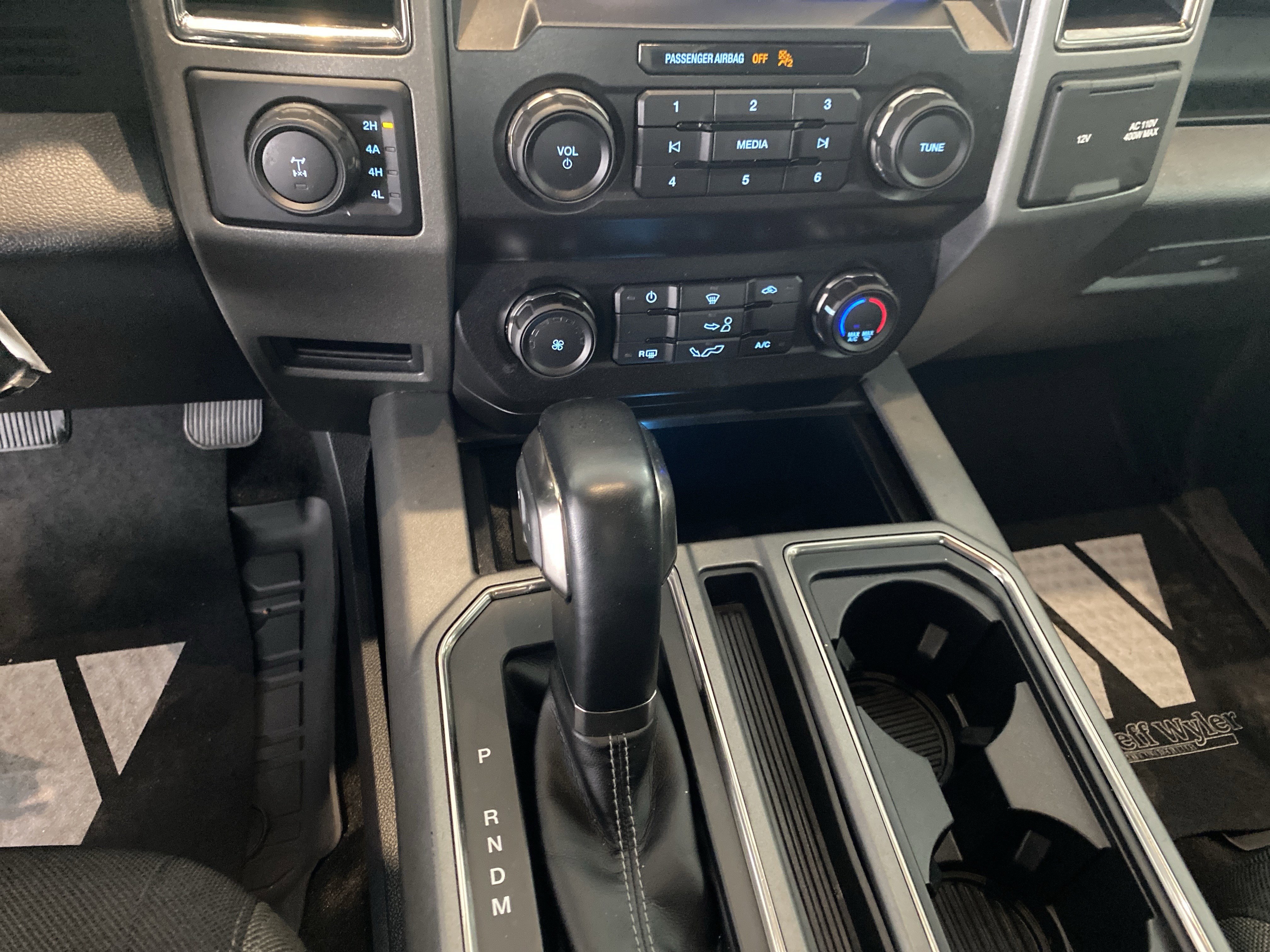 Used 2020 Ford F150 Raptor image 14