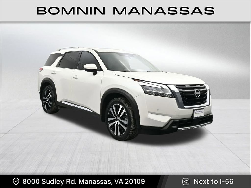 Used 2024 Nissan Pathfinder Platinum image 7