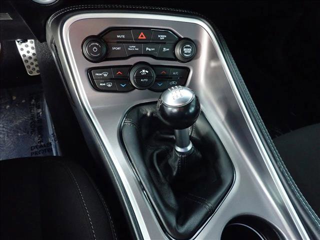 Used 2022 Dodge Challenger R/T w/ Blacktop Package image 19