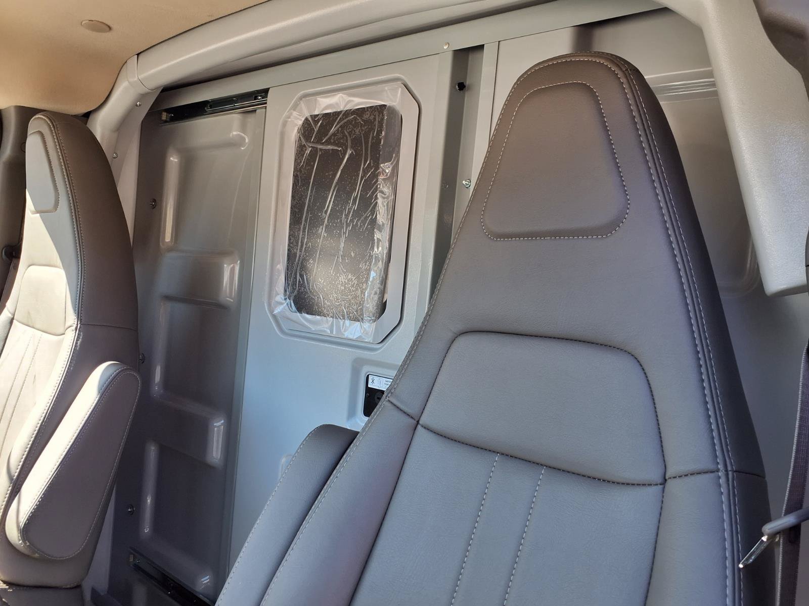 New 2026 GMC Savana 3500 w/ Power Convenience Package RWD image 9
