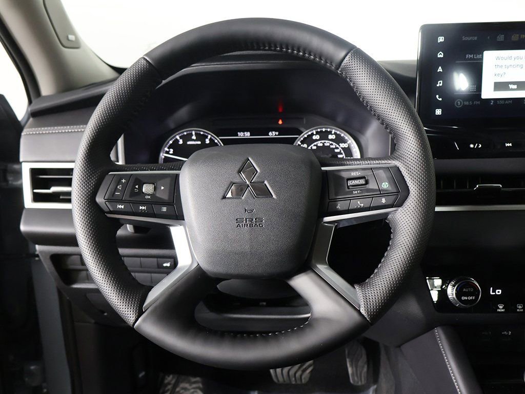 New 2026 Mitsubishi Outlander SE image 42