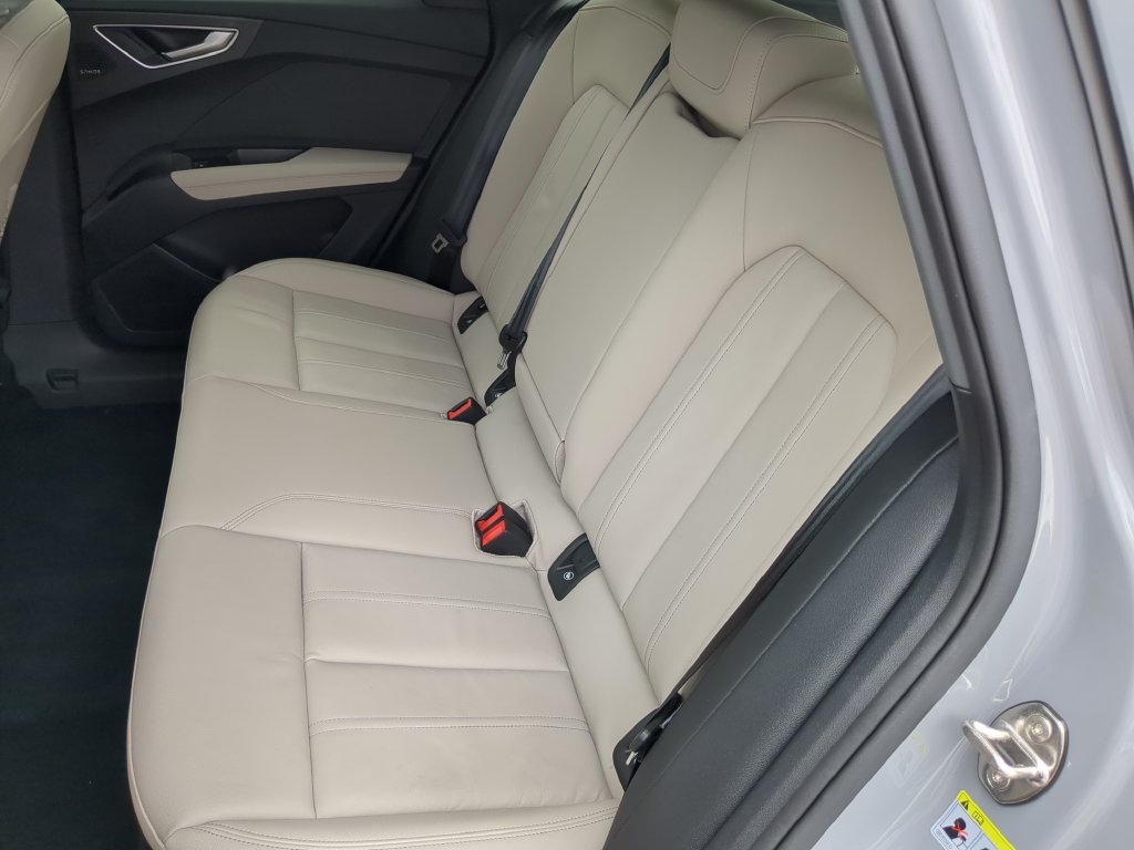 Used 2024 Audi Q4 e-tron Premium Plus AWD/4WD image 16
