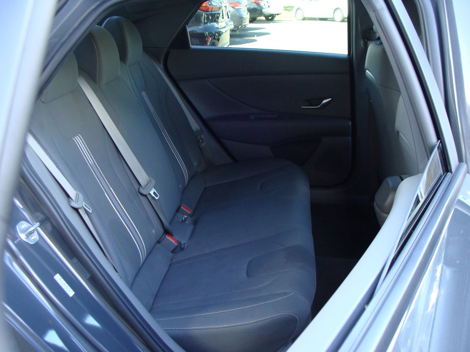 Used 2023 Hyundai Elantra SEL w/ Preferred Accessory Package image 11