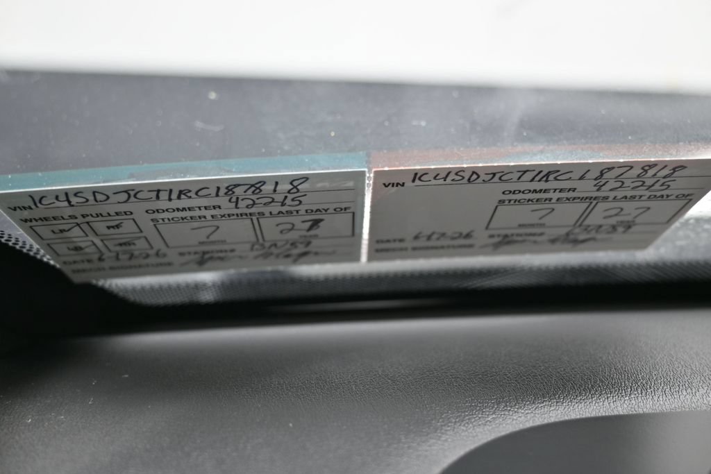 Used 2024 Dodge Durango R/T AWD/4WD image 3