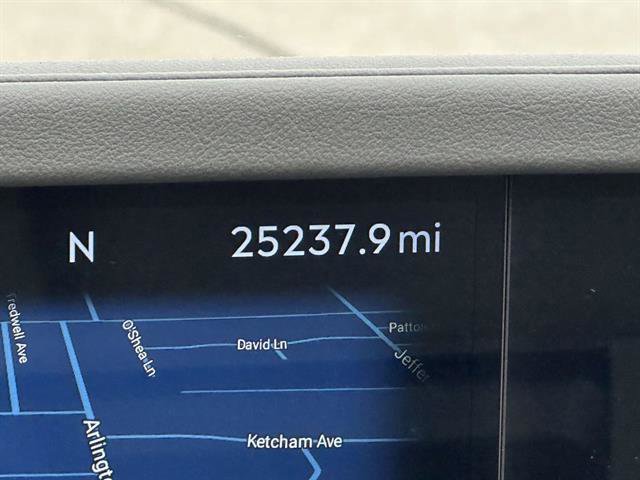 Used 2024 Lincoln Nautilus Premier image 16