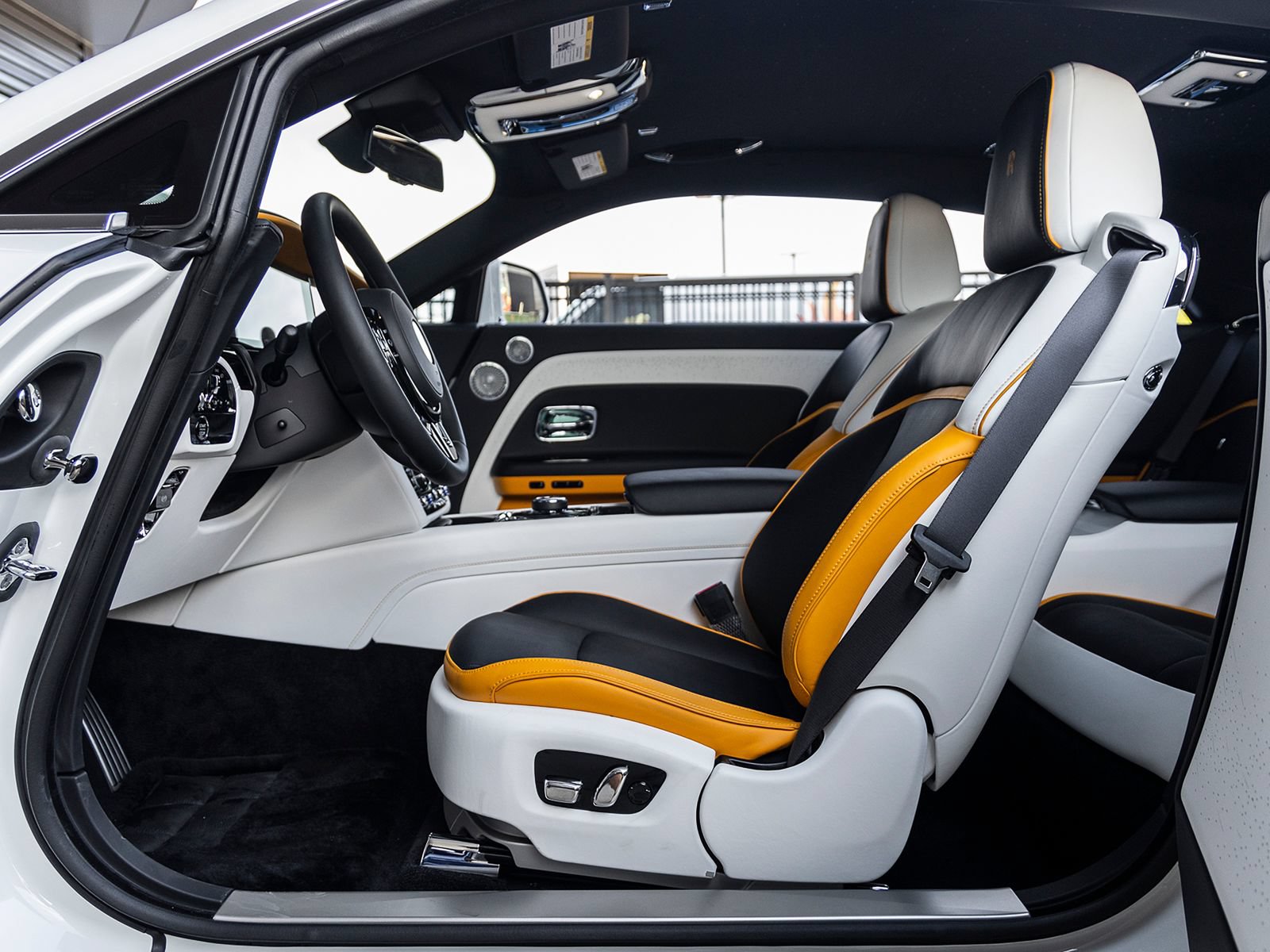 Used 2024 Rolls-Royce Spectre AWD/4WD image 25