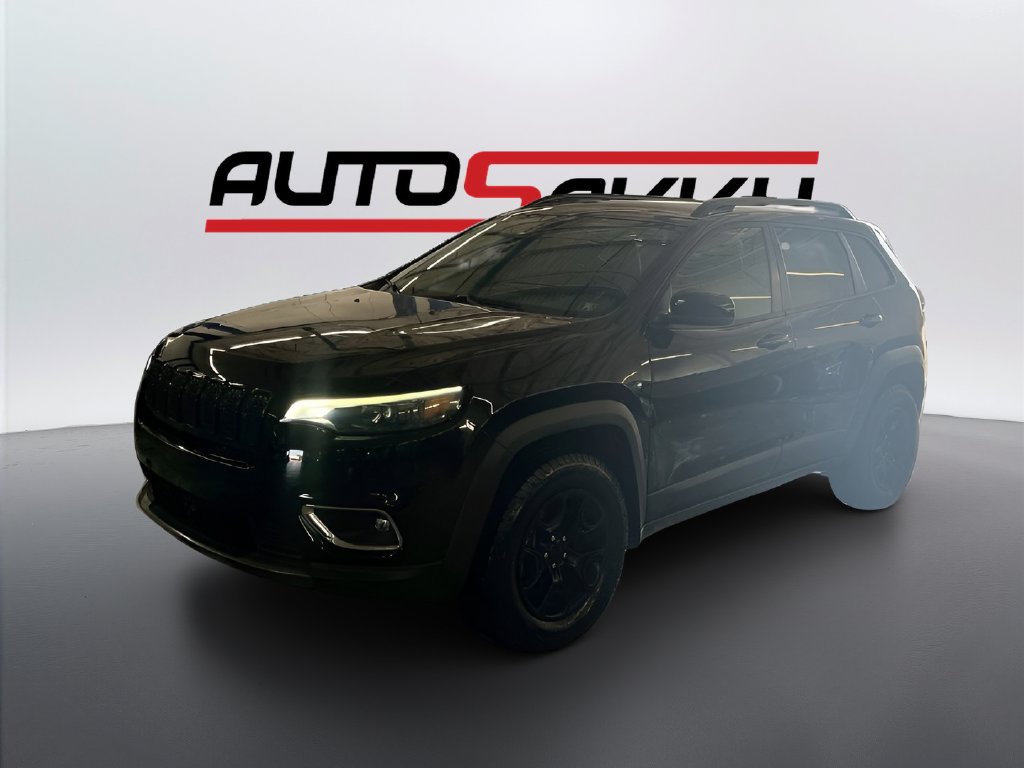 Used 2022 Jeep Cherokee Latitude AWD/4WD image 3