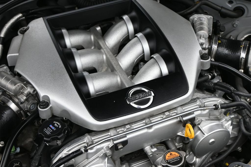 Used 2011 Nissan GT-R Premium AWD/4WD image 4