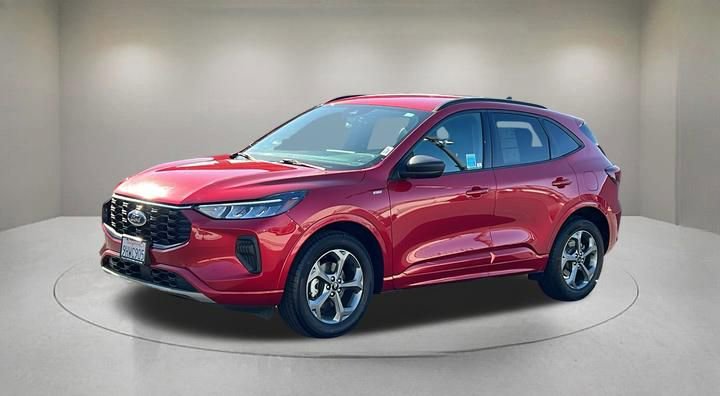 Used 2023 Ford Escape ST-Line w/ Tech Pack #1 AWD/4WD image 2