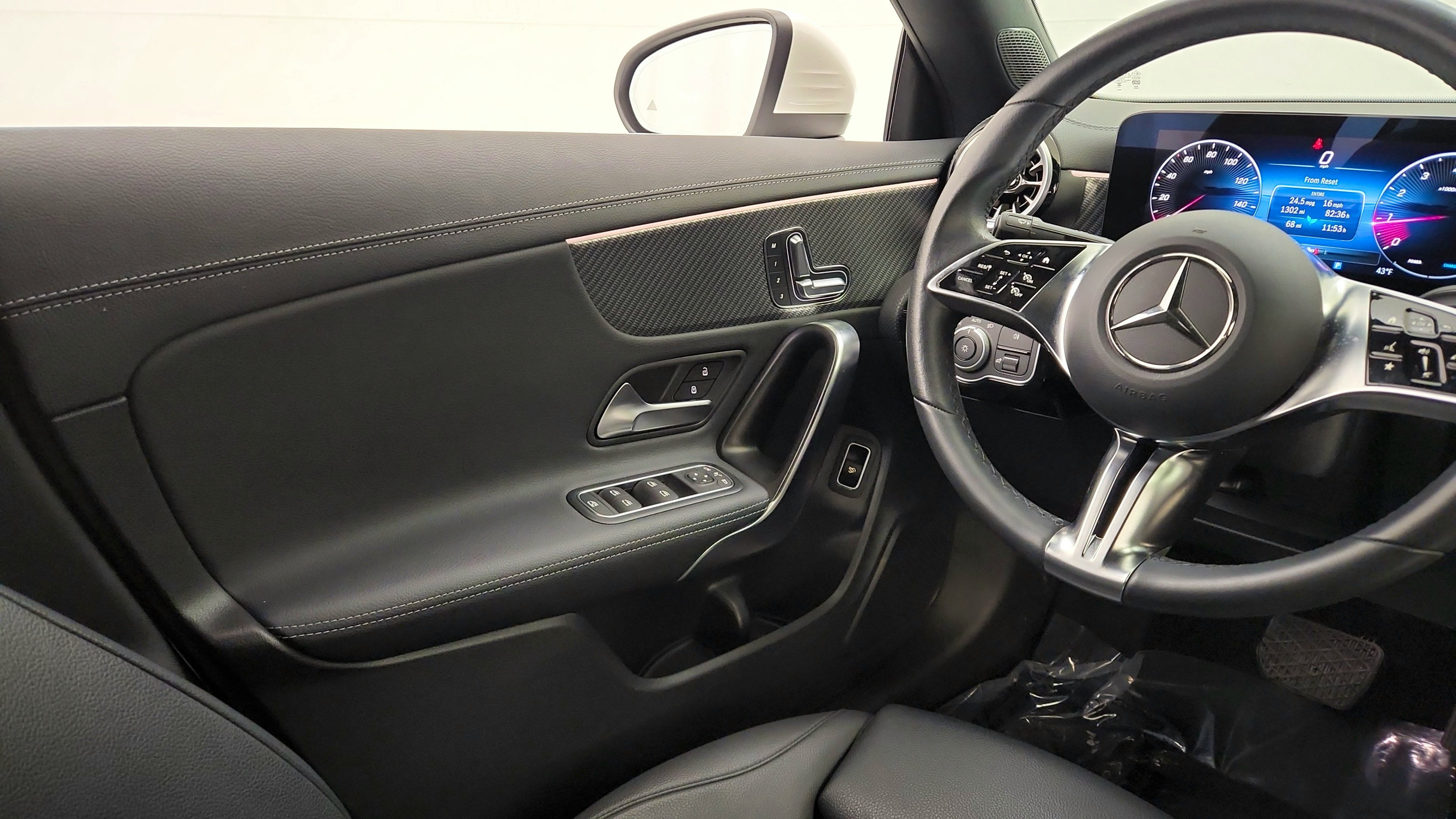 Used 2025 Mercedes-Benz CLA 250 image 23