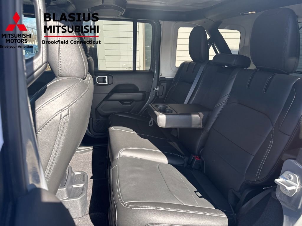 Used 2023 Jeep Wrangler Unlimited Sahara image 42