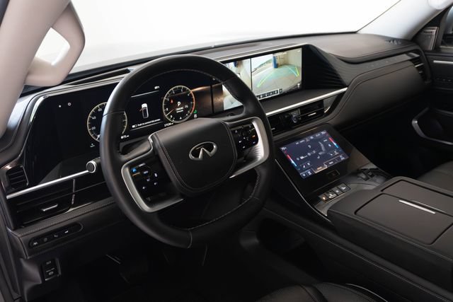 Used 2025 INFINITI QX80 Sensory AWD/4WD image 3