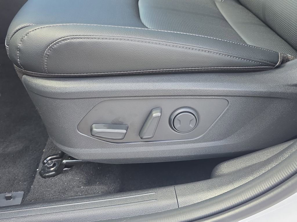 New 2026 Kia Sportage EX image 21