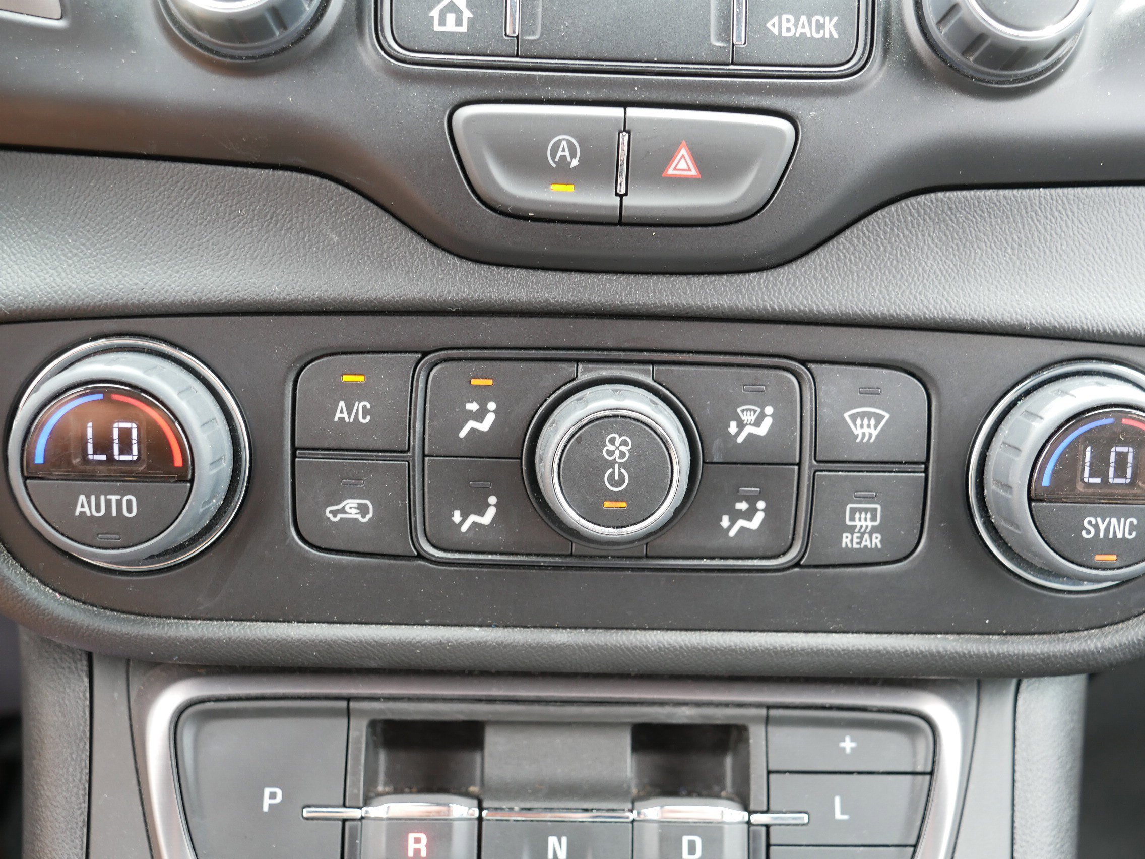 Used 2023 GMC Terrain AT4 AWD/4WD image 28
