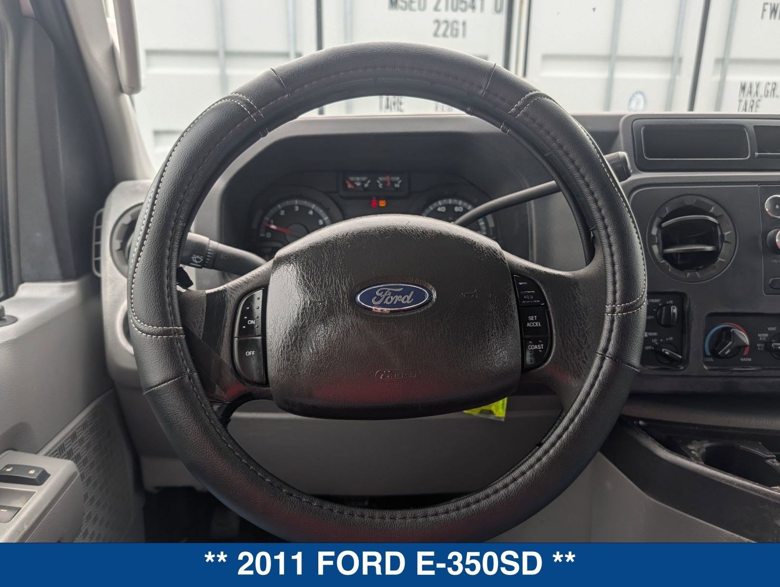 Used 2011 Ford E-350 and Econoline 350 XLT image 27