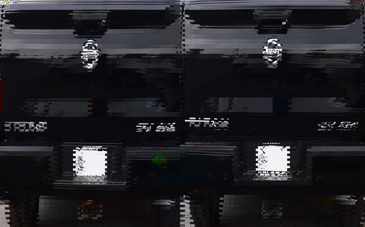 Used 2020 Nissan Titan SV w/ SV Convenience Package image 21