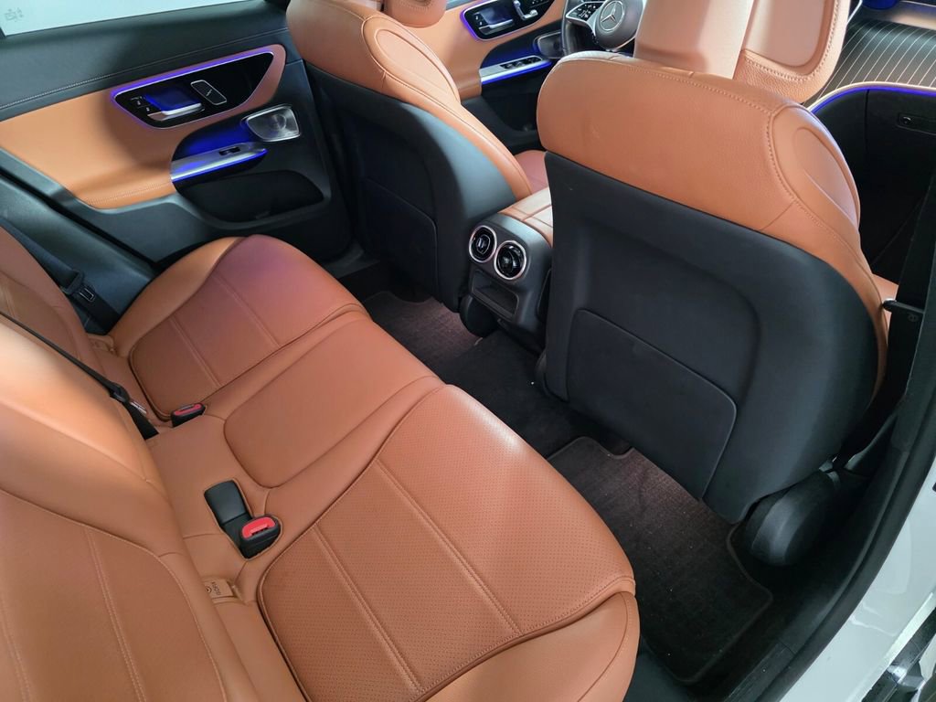 Used 2023 Mercedes-Benz GLC 300 4MATIC image 26