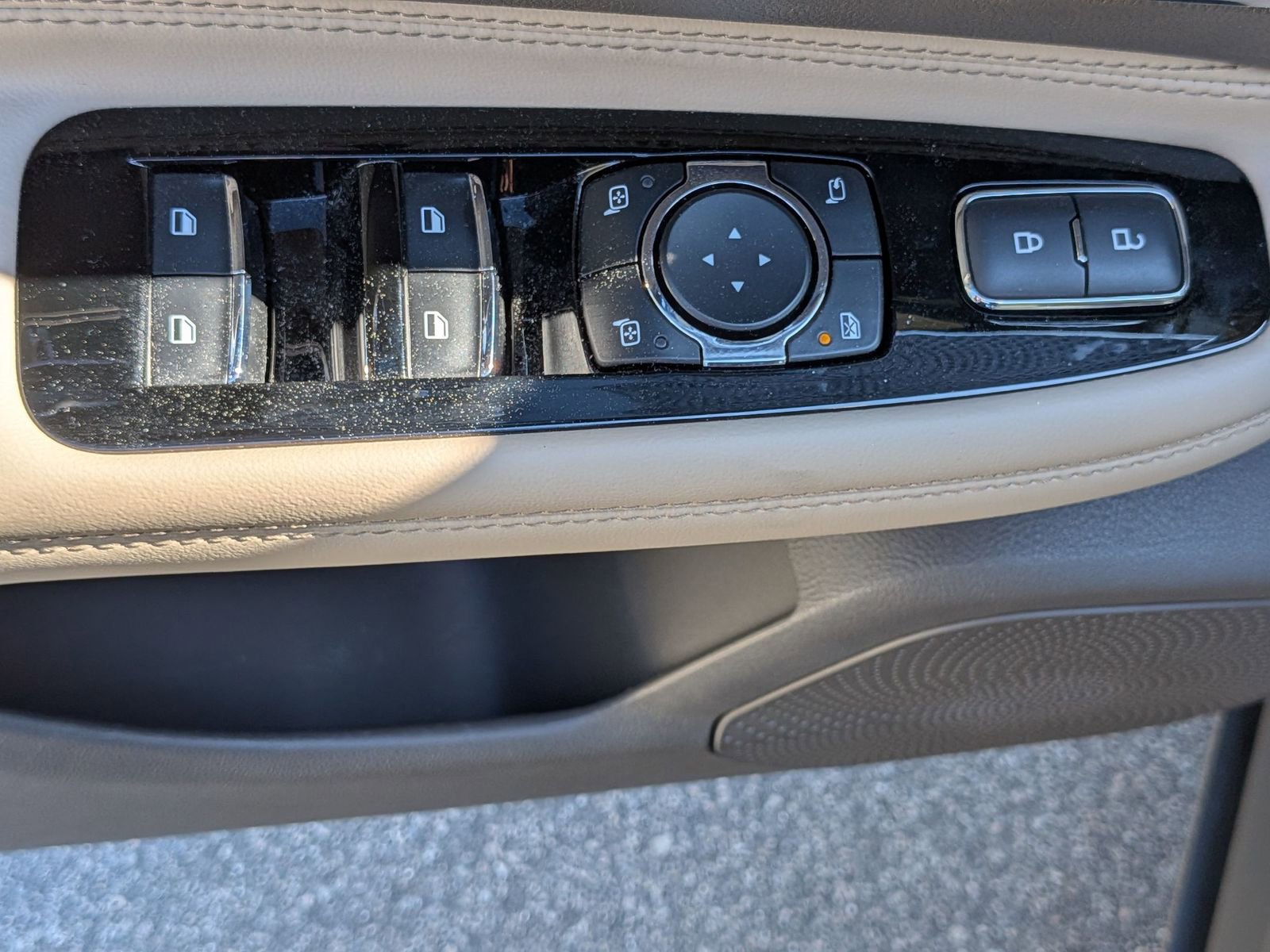 Used 2023 Lincoln Corsair FWD w/ Equipment Group 101A image 14