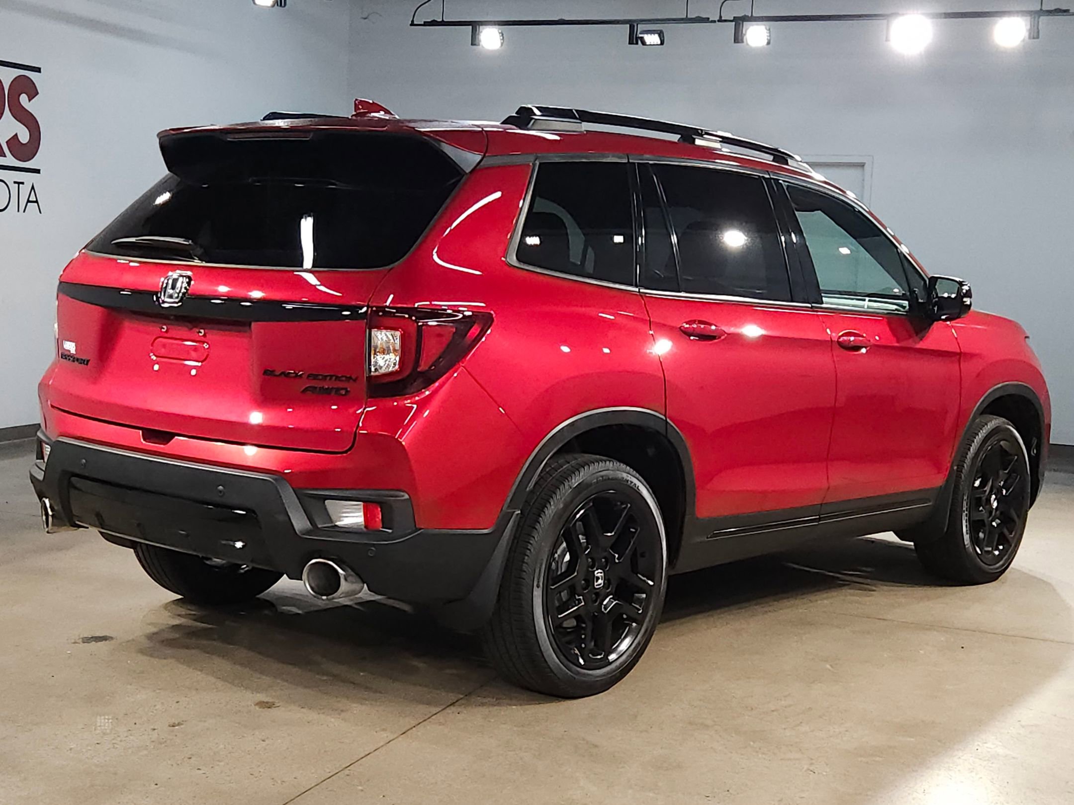 Used 2025 Honda Passport Black Edition image 7