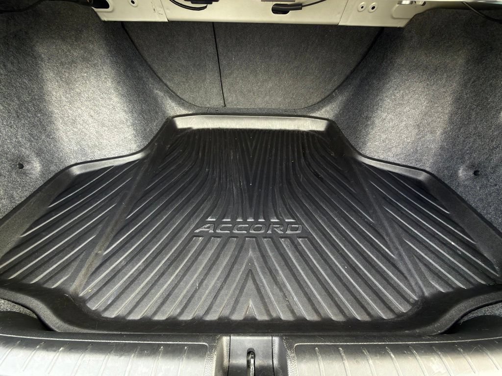 Used 2018 Honda Accord Touring image 38