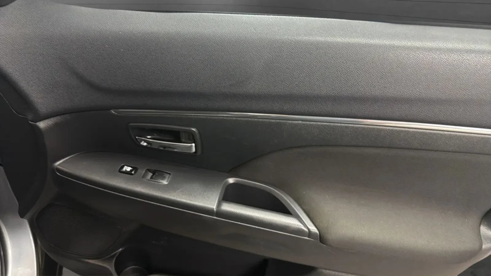 Used 2016 Mitsubishi Outlander Sport ES FWD image 17