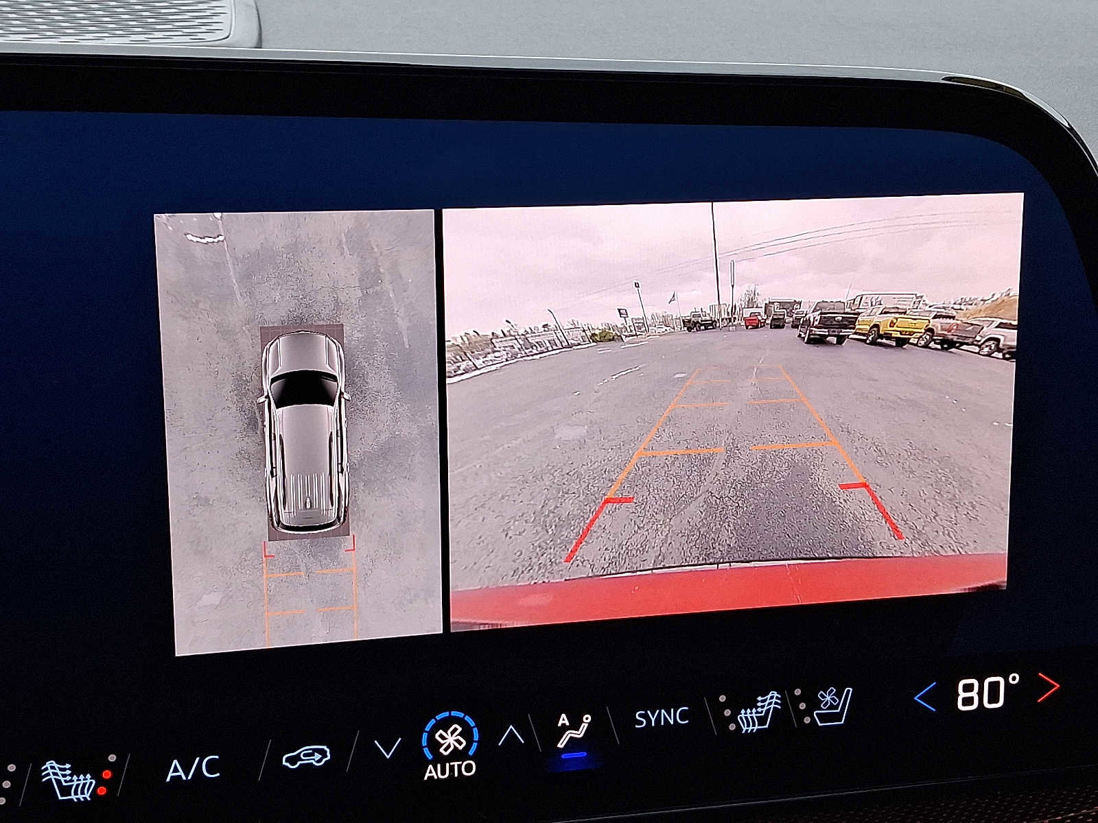 Used 2024 Chevrolet Traverse RS image 19