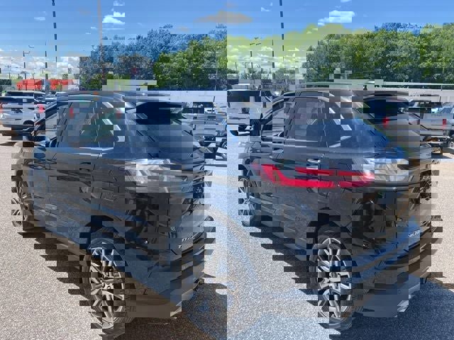 Used 2022 Ford Edge Titanium w/ Class II Trailer Tow Package AWD/4WD image 4