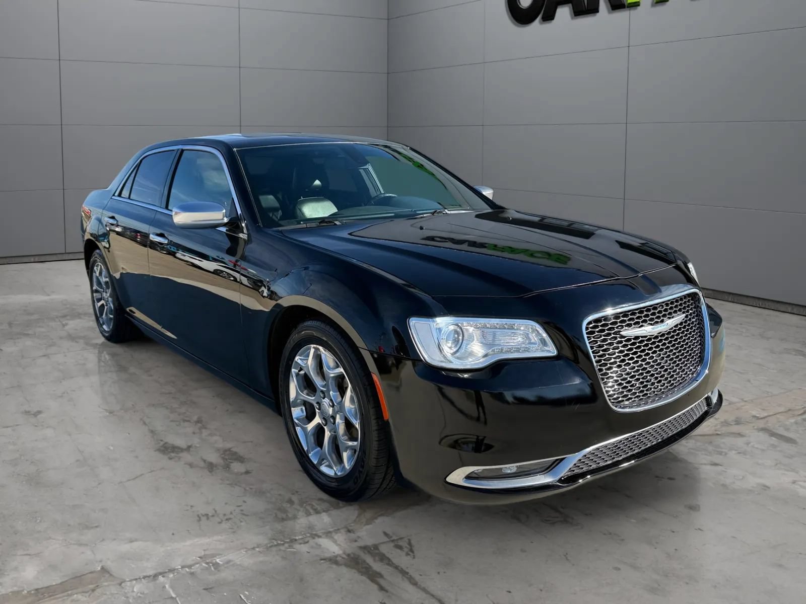Used 2017 Chrysler 300 C Platinum AWD/4WD image 4