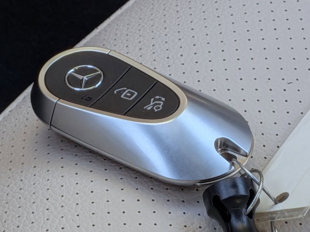 Used 2023 Mercedes-Benz C 300 Sedan image 38