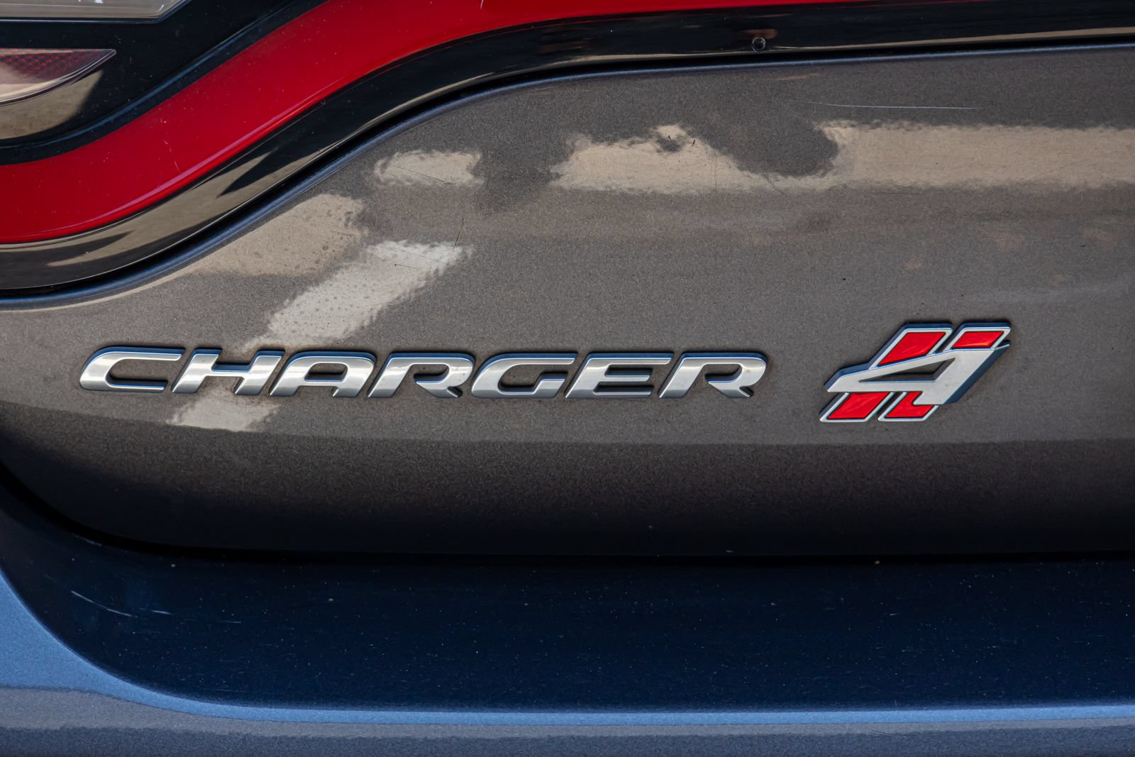 Used 2019 Dodge Charger SXT AWD/4WD image 5