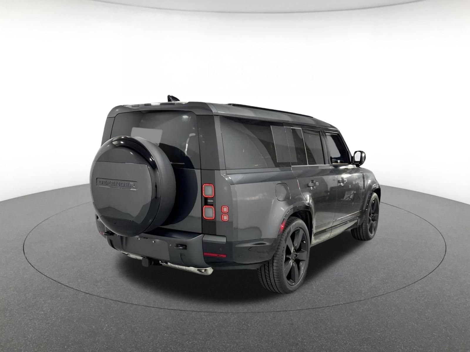 New 2026 Land Rover Defender 130 X-Dynamic SE image 5