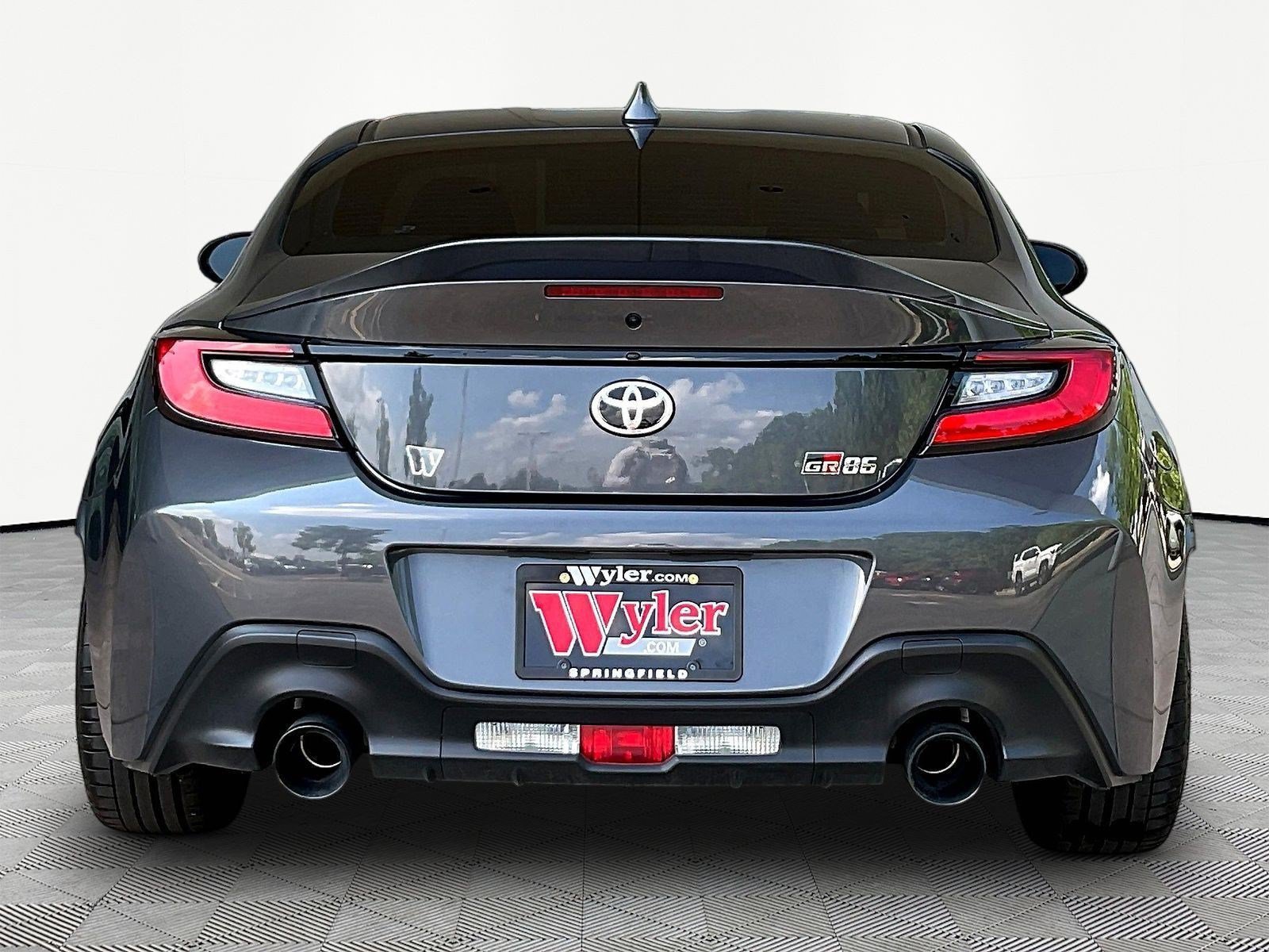 Used 2025 Toyota GR86 Premium w/ GR Wheel Package (TMS RWD image 5