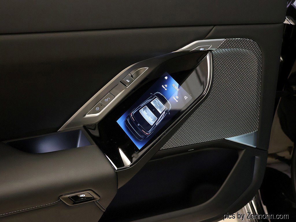 Used 2026 BMW 760i xDrive w/ Executive Package image 24