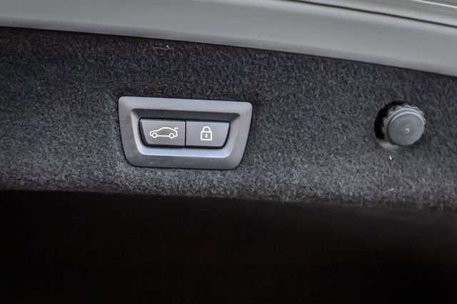 Used 2020 BMW 740i w/ M Sport Package image 12