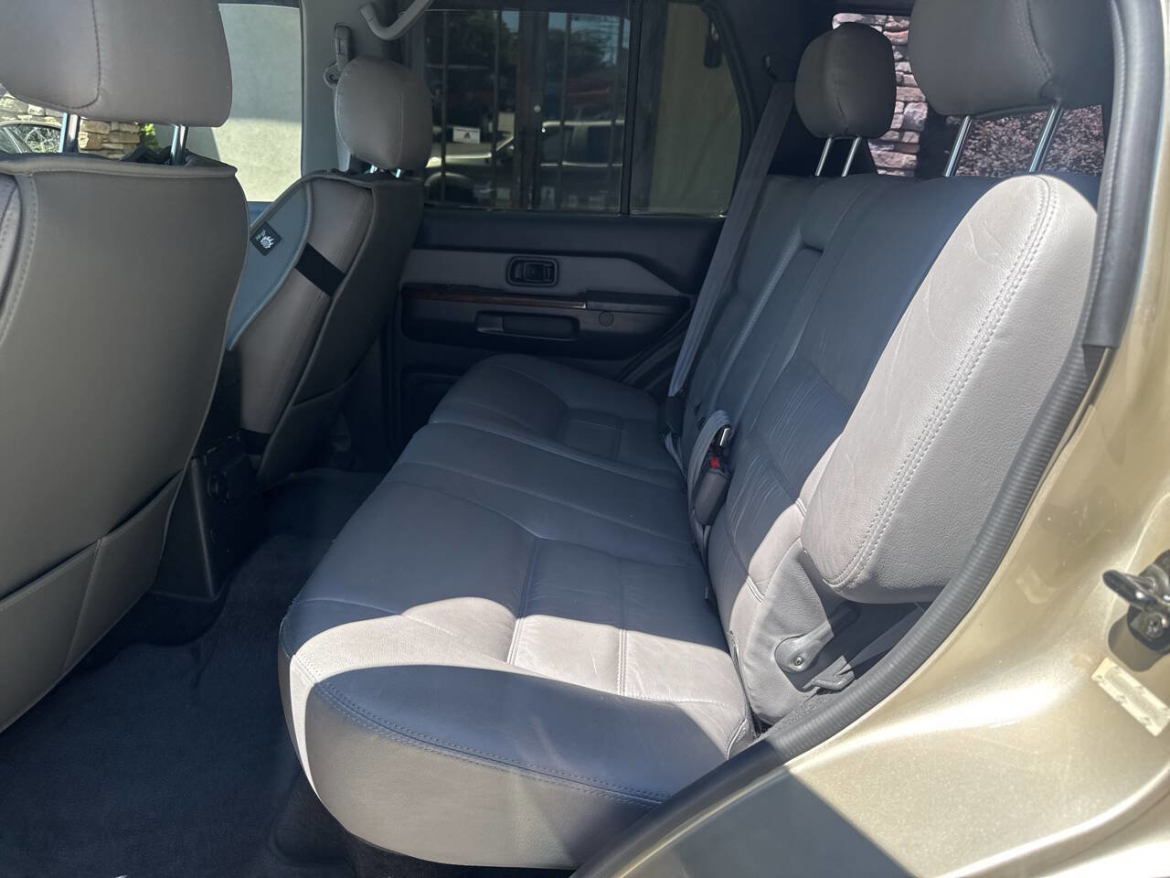 Used 1999 Nissan Pathfinder LE AWD/4WD image 11