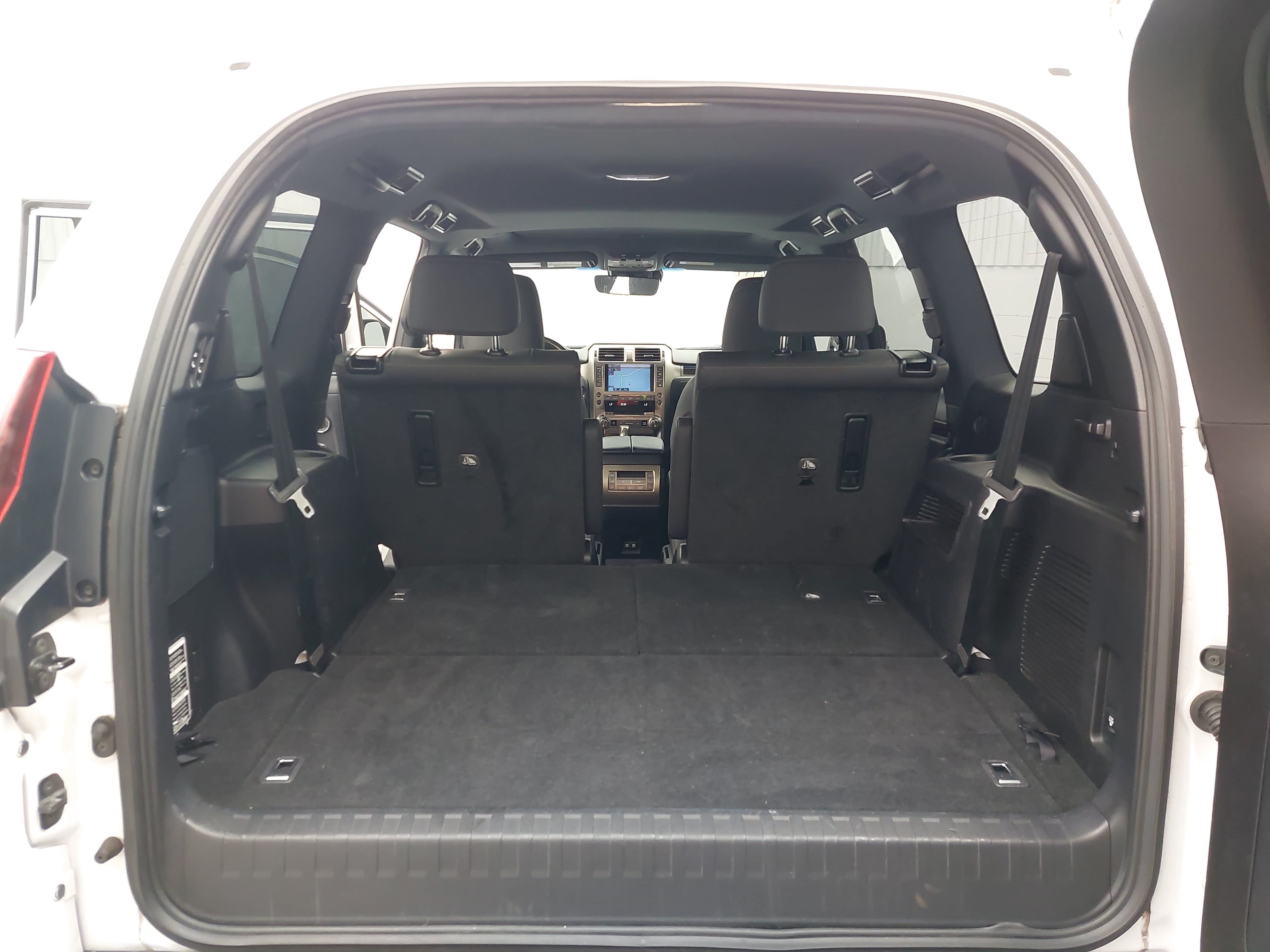 Used 2021 Lexus GX 460 Premium w/ Accessory Package AWD/4WD image 16