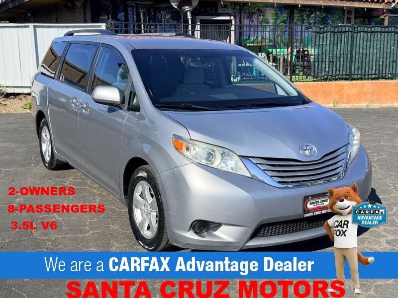 Used 2017 Toyota Sienna LE FWD image 1