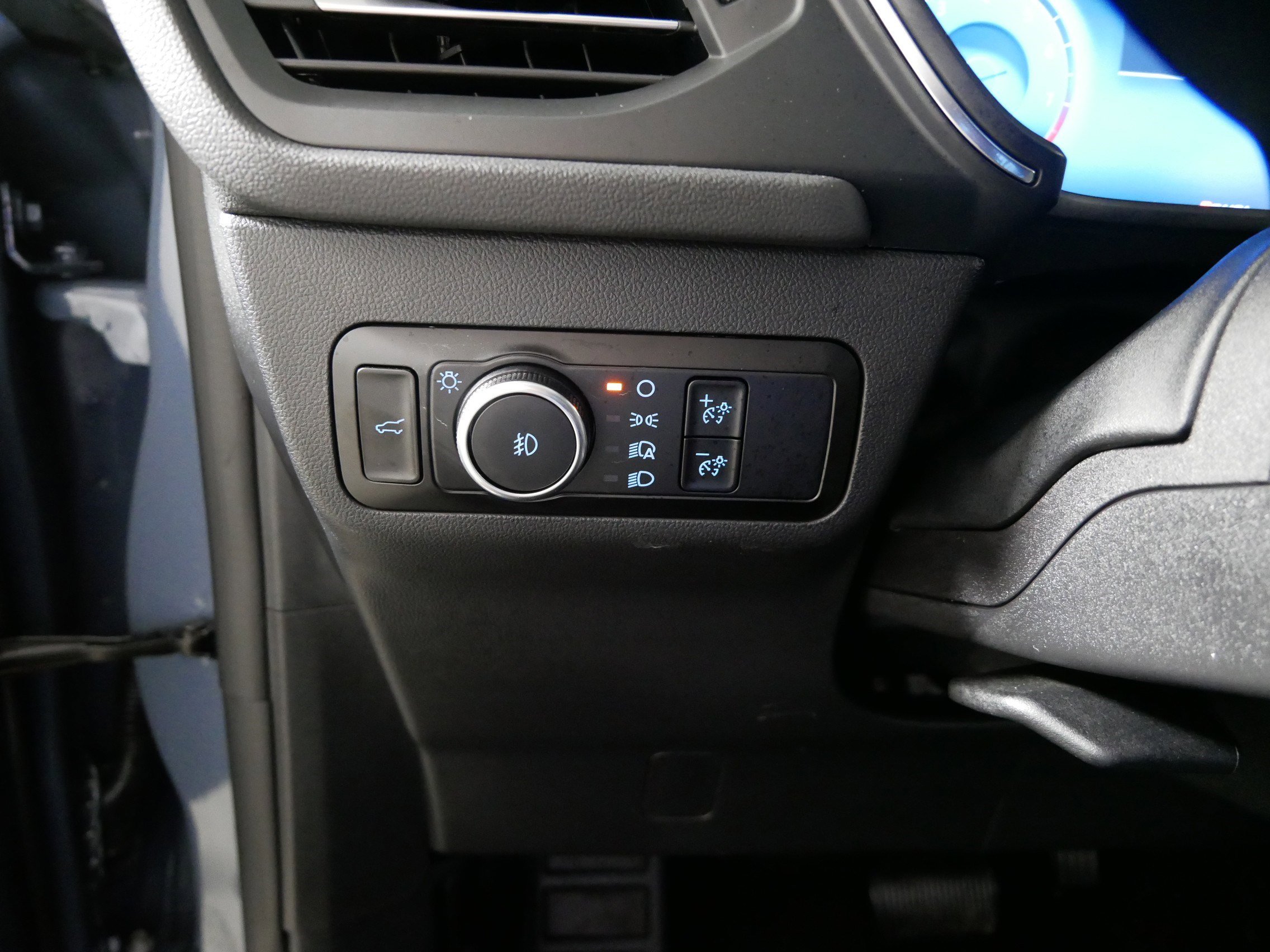 Used 2024 Ford Escape Platinum w/ Class II Trailer Tow Package image 26