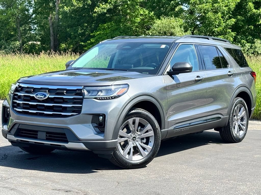 New 2026 Ford Explorer Active w/ Active Comfort Package AWD/4WD image 2