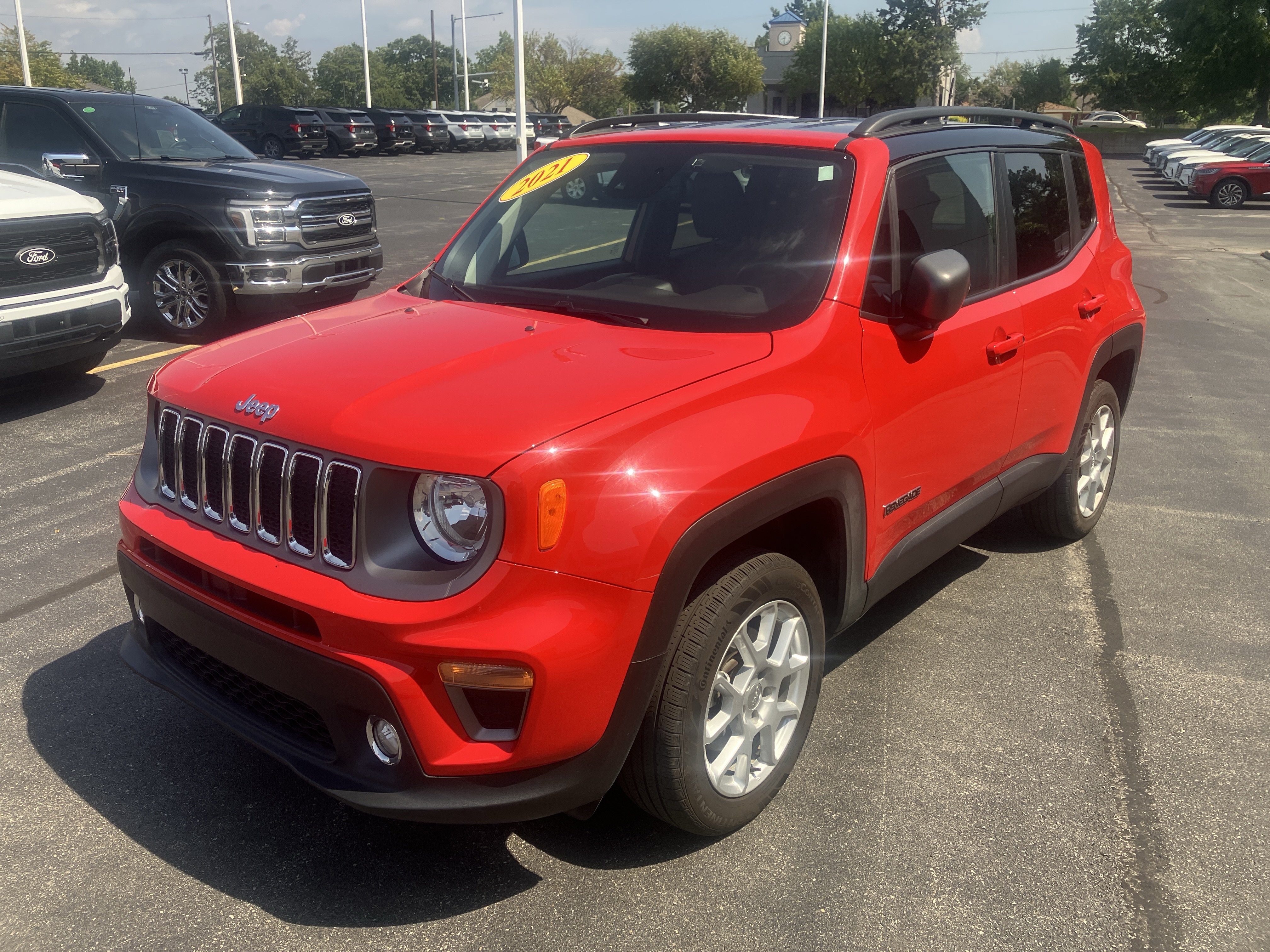 Used 2021 Jeep Renegade Limited w/ Trailer Tow Group AWD/4WD image 3