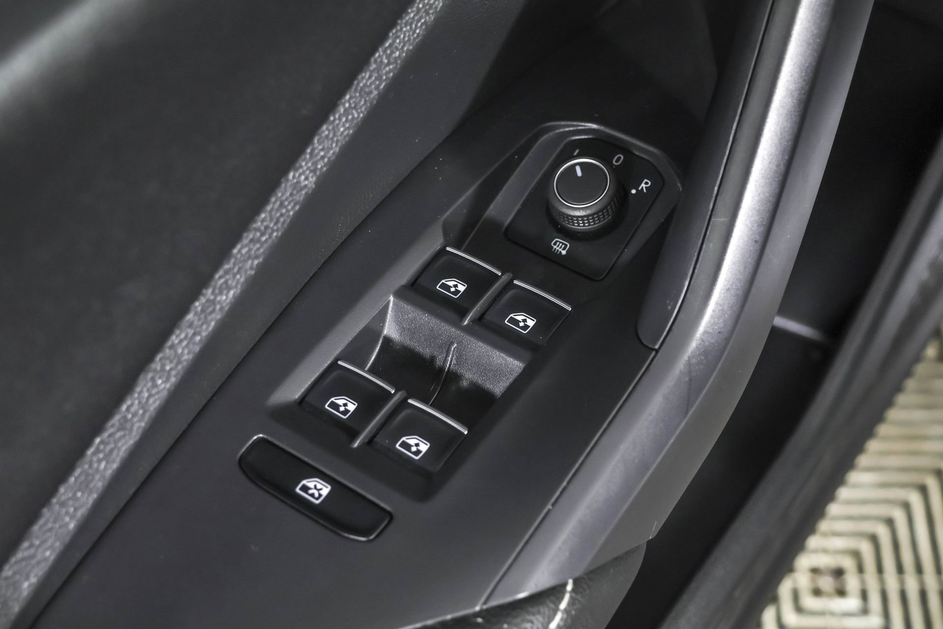 Certified 2024 Volkswagen Jetta SE w/ Panoramic Sunroof Package FWD image 35