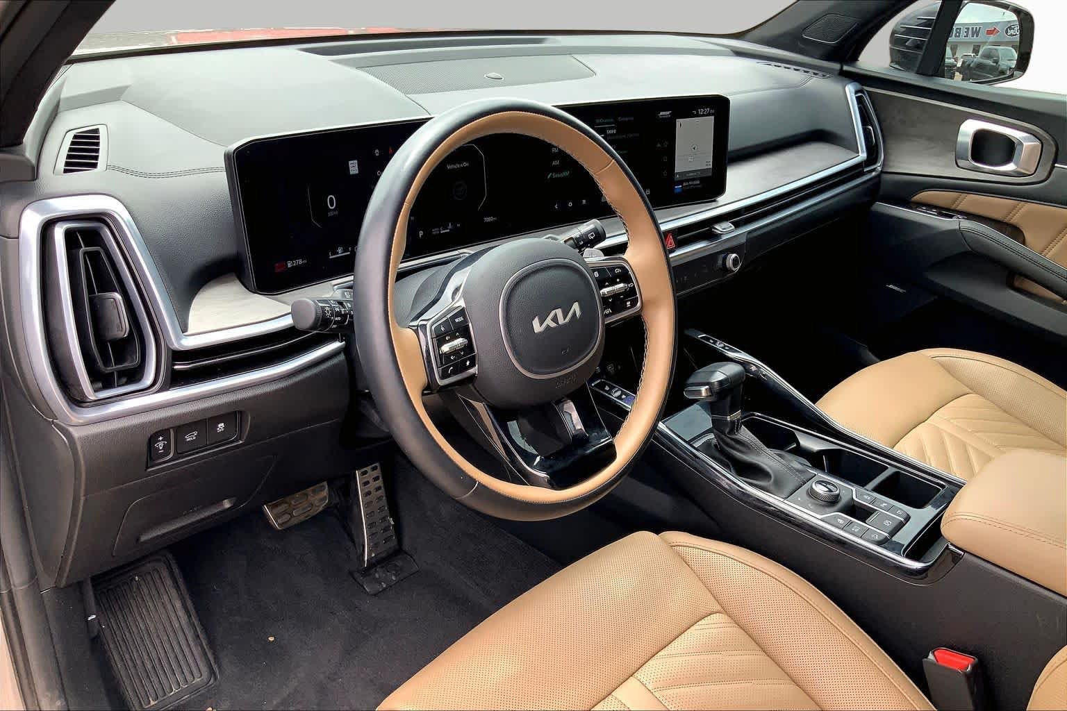 Certified 2025 Kia Sorento SX Prestige w/ Olive Brown Leather Package AWD/4WD image 18