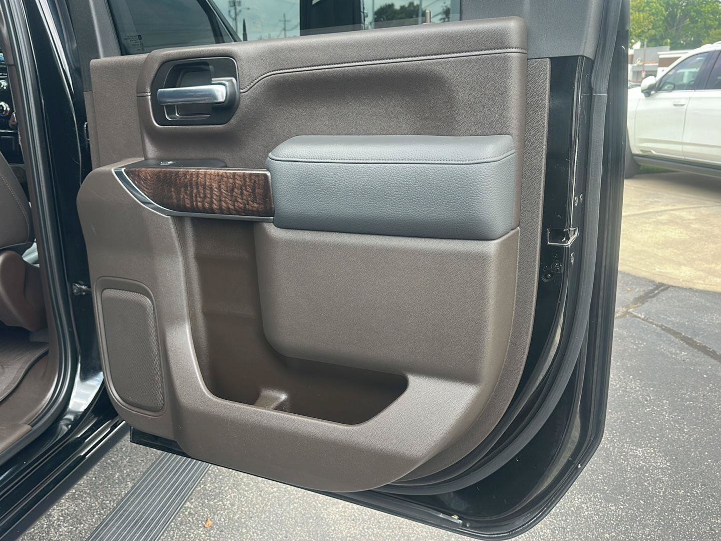 Used 2020 GMC Sierra 3500 Denali w/ Denali Ultimate Package AWD/4WD image 16