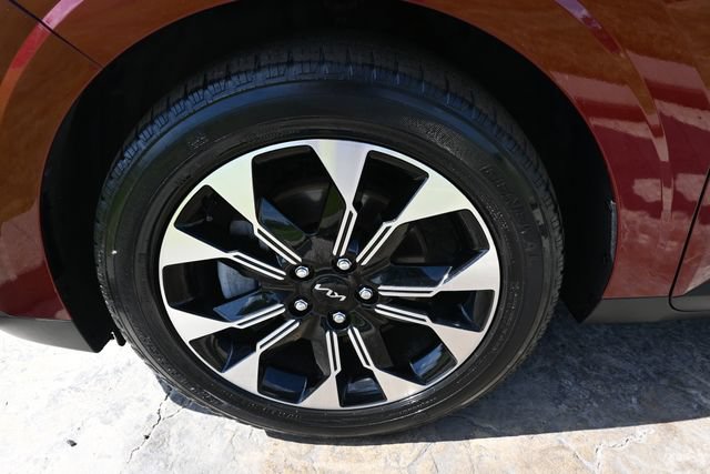 Used 2022 Kia Carnival EX FWD image 10