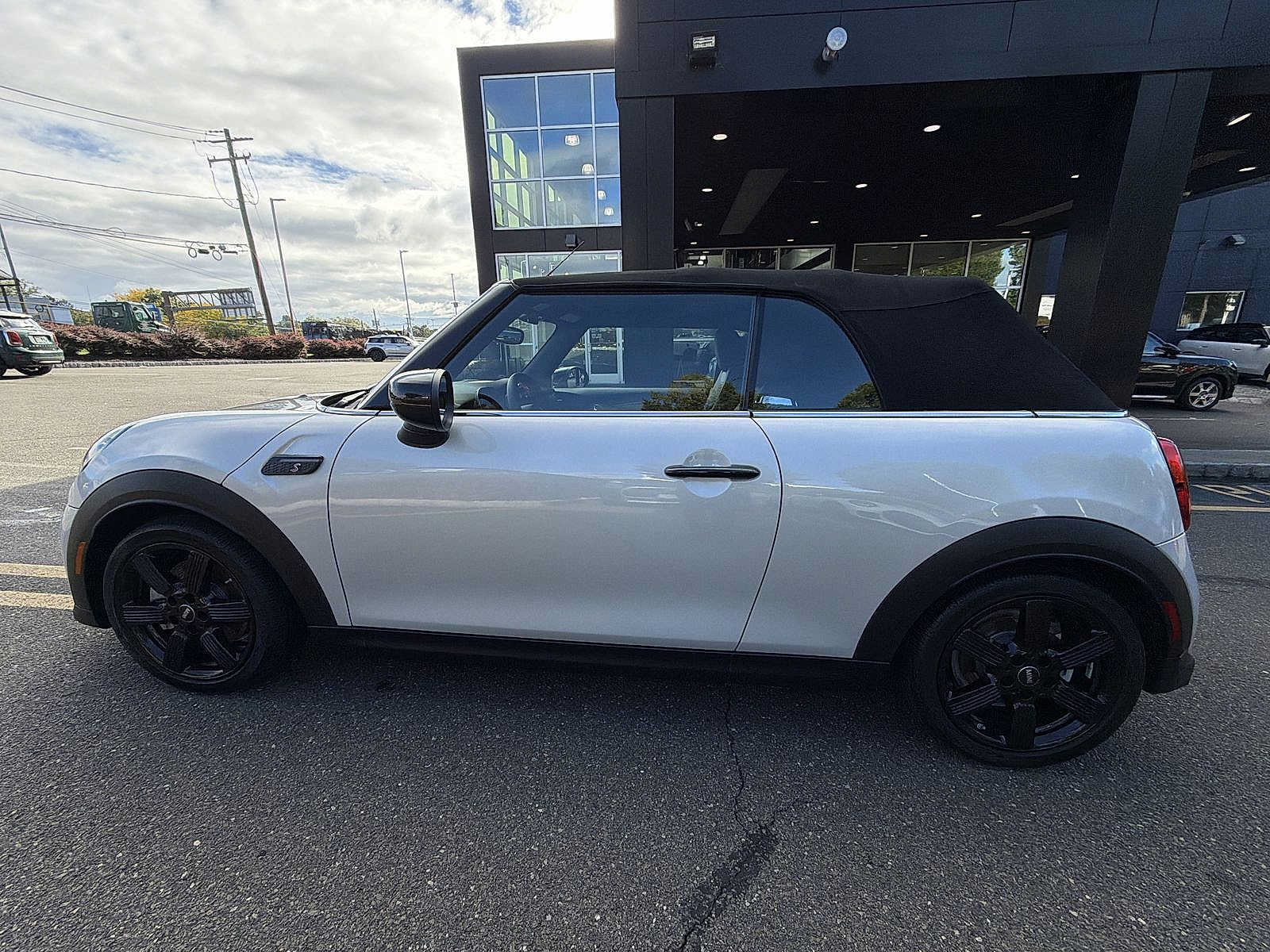 Used 2023 MINI Cooper S FWD image 11
