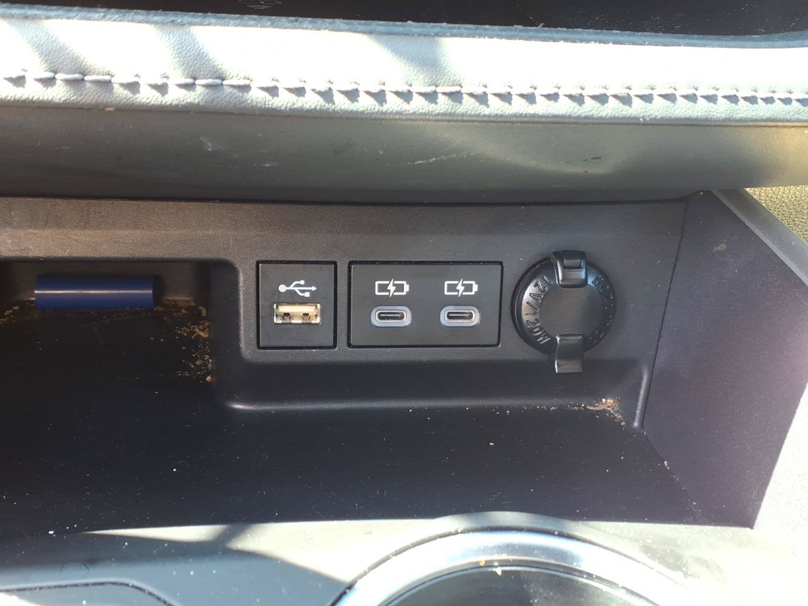 Used 2023 Toyota Highlander XLE AWD/4WD image 15