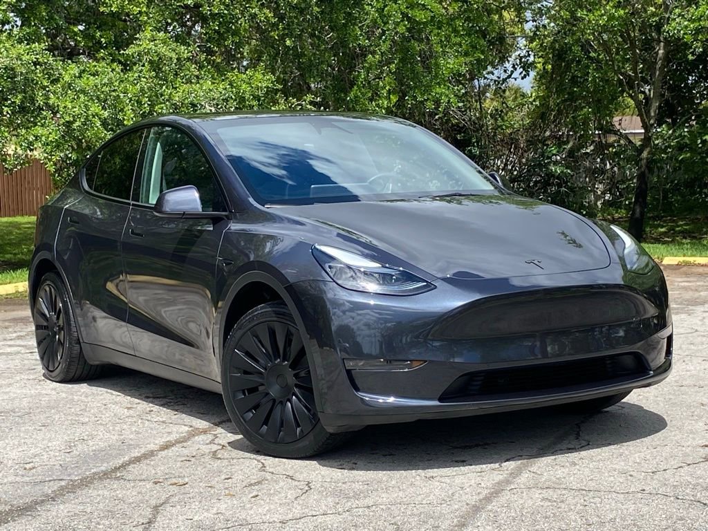 Used 2025 Tesla Model Y Long Range image 5