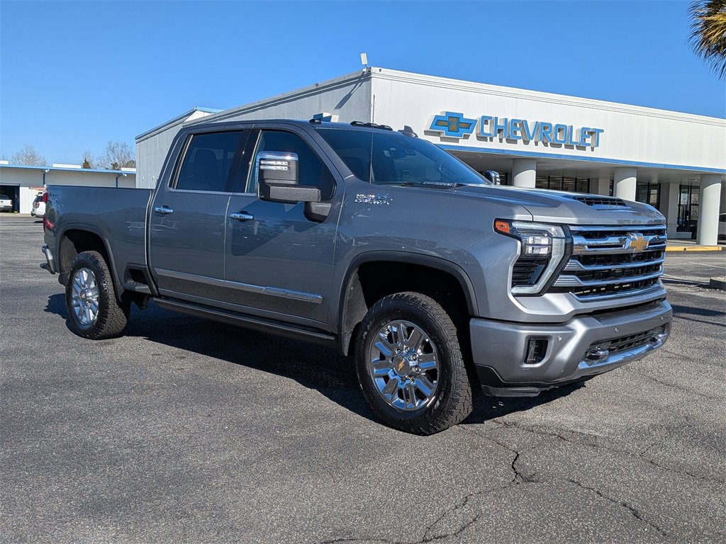 Used 2024 Chevrolet Silverado 2500 High Country w/ High Country Premium Package image 2