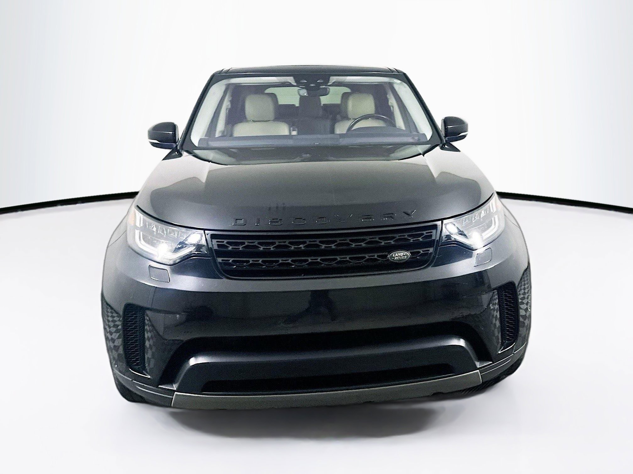 Used 2019 Land Rover Discovery HSE AWD/4WD image 2