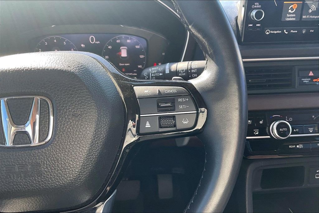 Used 2024 Honda Pilot Elite image 25